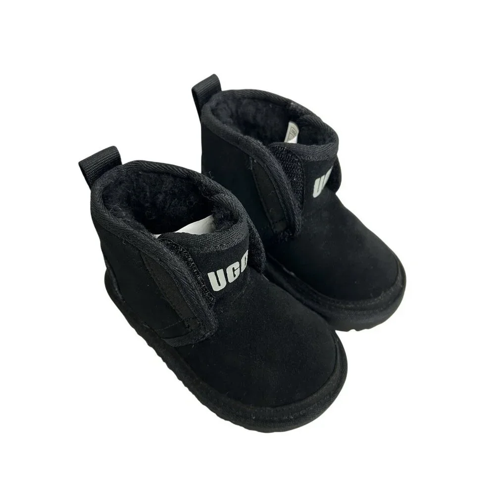 UGG Neumel Ez-Fit Boots Toddler Baby’s Size 6 - Black Treadlite 1121037T